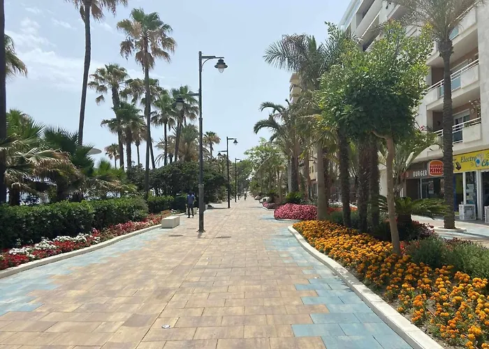 Victoria & Parking Apartment Estepona