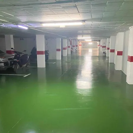 Victoria & Parking Estepona