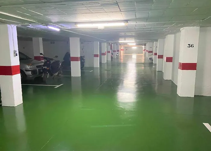 Victoria & Parking Estepona